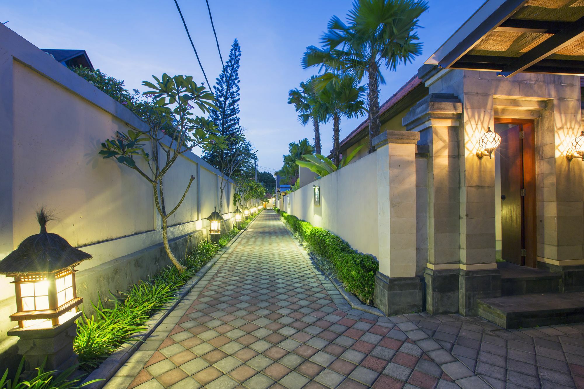 Kubal Bed And Living Hotel Seminyak  Ngoại thất bức ảnh